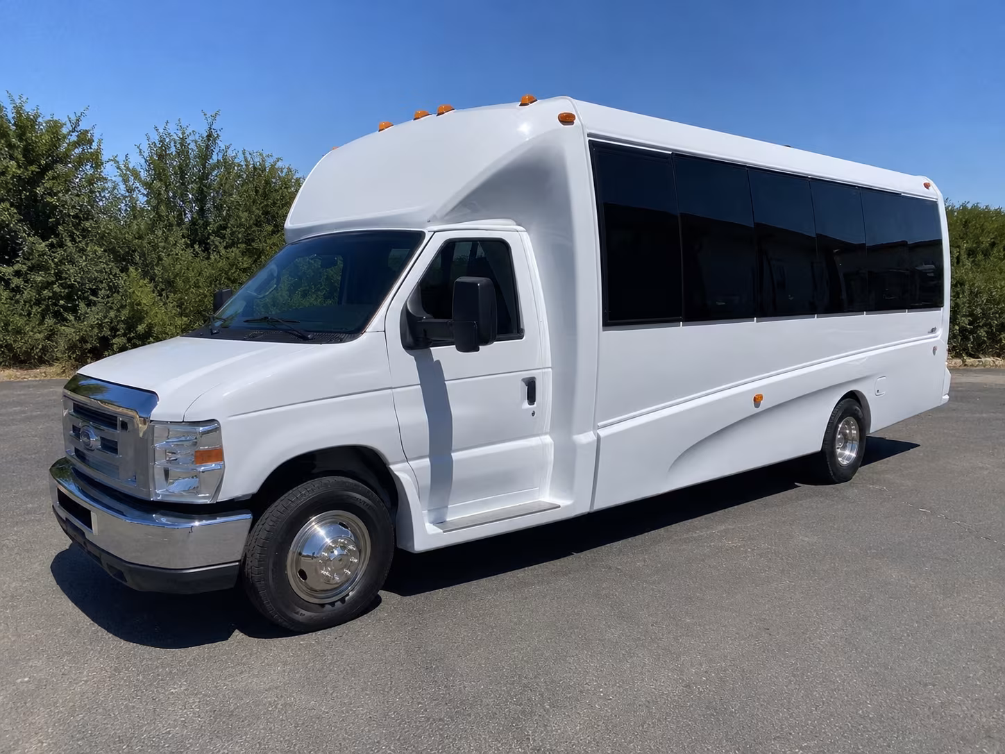 Rent a Bus to Oakland International Airport