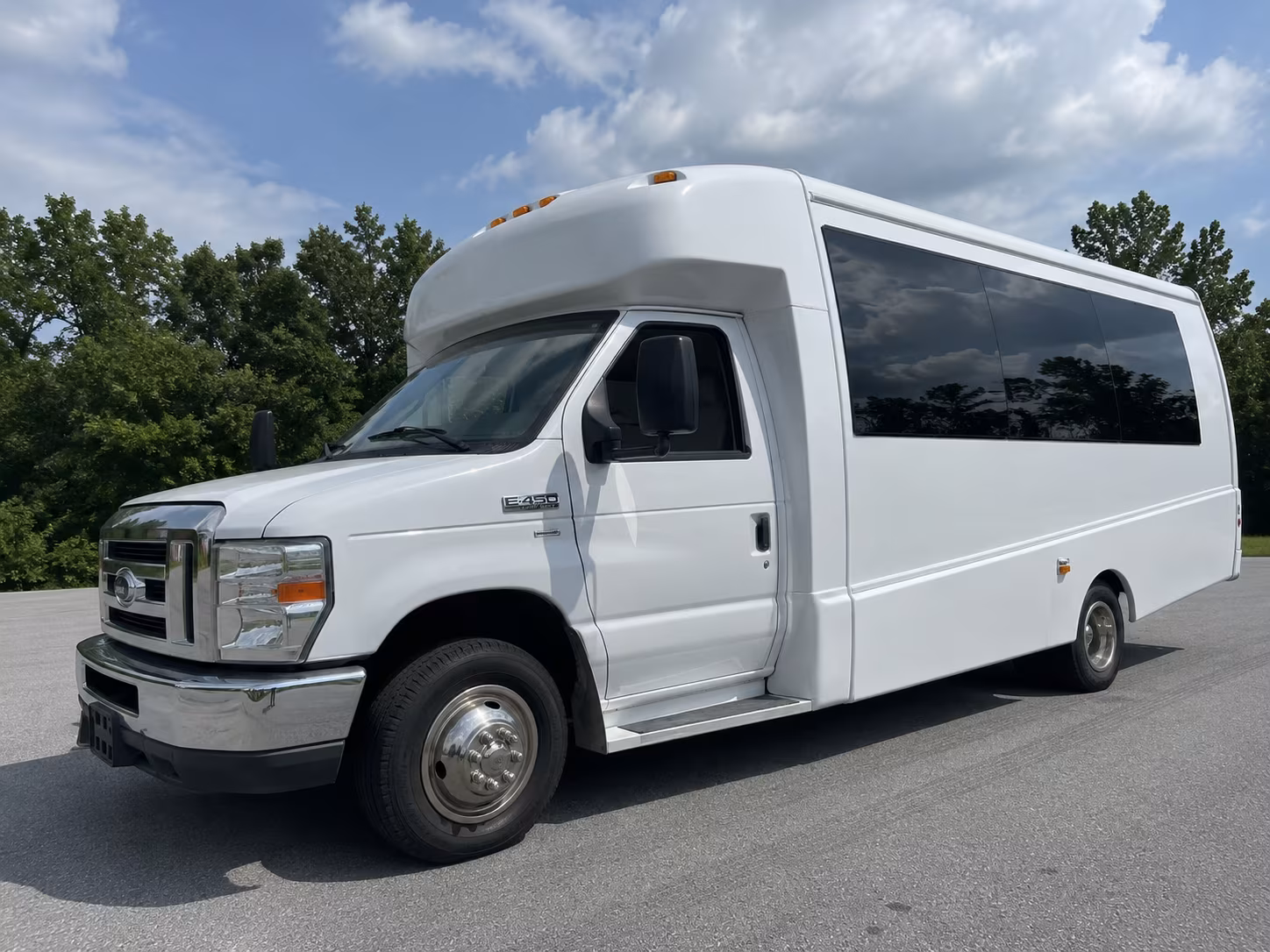 Hayward Birthday, Sweet 16, & Quinceañera Transportation party bus exterior