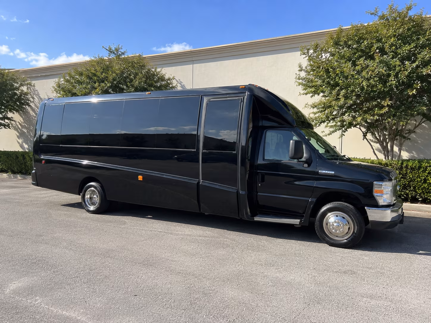 Hayward Winery Tour & Pub Crawl Transportation party bus exterior